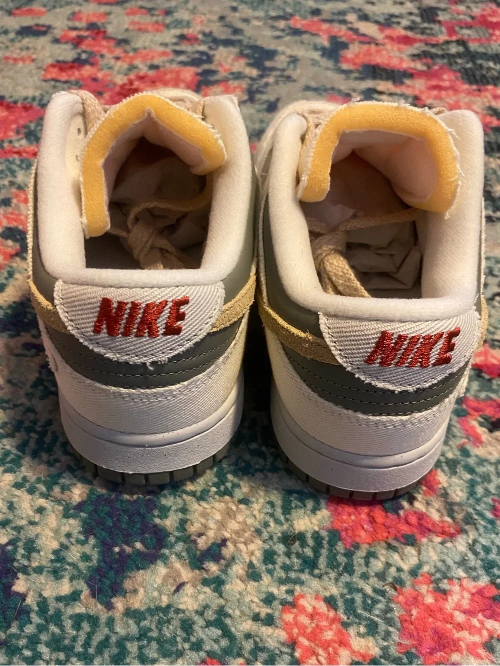 Nike Cream Low Dunk Leather And Suede Sneakers Women’s Size 9.5 Men’s Size 8